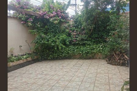 Casa à venda com 164m², 2 quartos e 4 vagas Casa à venda com 164m², 2 quartos e 4 vagasJardim