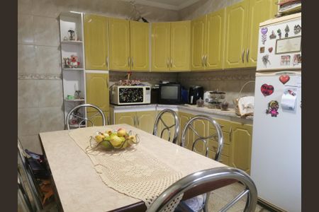 Casa à venda com 164m², 2 quartos e 4 vagas Casa à venda com 164m², 2 quartos e 4 vagasCozinha