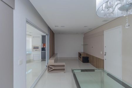 Apartamento à venda com 103m², 3 quartos e 3 vagasFoto 02