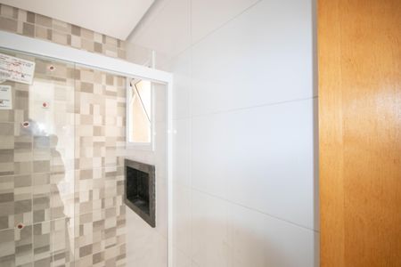 Banheiro de apartamento para alugar com 1 quarto, 30m² em Parque Ramos Freitas, São Paulo