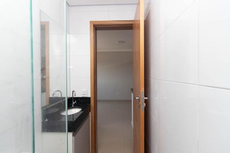 Banheiro de apartamento para alugar com 1 quarto, 30m² em Parque Ramos Freitas, São Paulo
