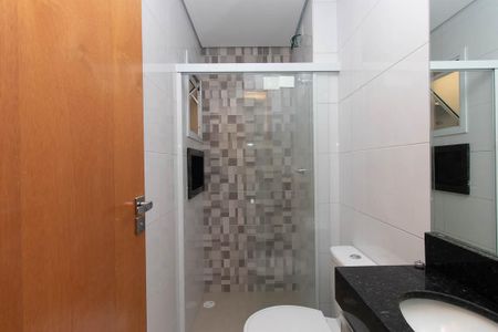 Banheiro de apartamento para alugar com 1 quarto, 30m² em Parque Ramos Freitas, São Paulo