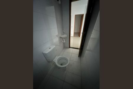 Banheiro de apartamento para alugar com 2 quartos, 60m² em Vila Carrão, São Paulo