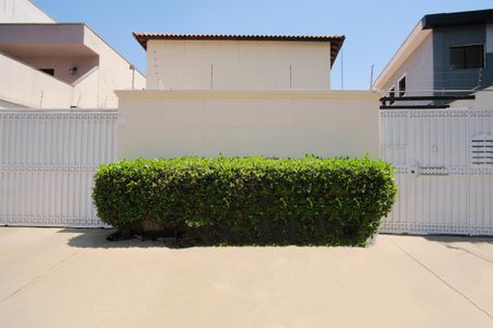 Casa de condomínio à venda com 100m², 3 quartos e 3 vagasFachada