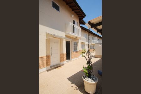 Casa de condomínio à venda com 100m², 3 quartos e 3 vagasFachada