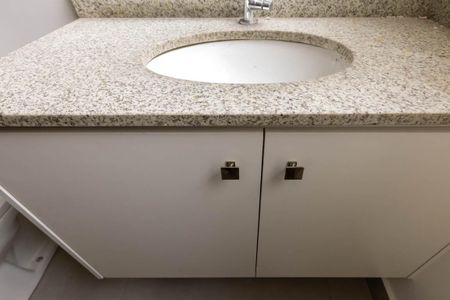 Apartamento para alugar com 87m², 2 quartos e sem vaga Apartamento para alugar com 87m², 2 quartos e sem vagaBanheiro da Suíte