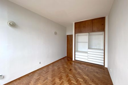 Quarto 1 de apartamento à venda com 2 quartos, 60m² em Lourdes, Belo Horizonte