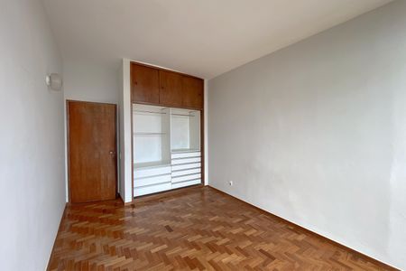 Quarto 1 de apartamento à venda com 2 quartos, 60m² em Lourdes, Belo Horizonte