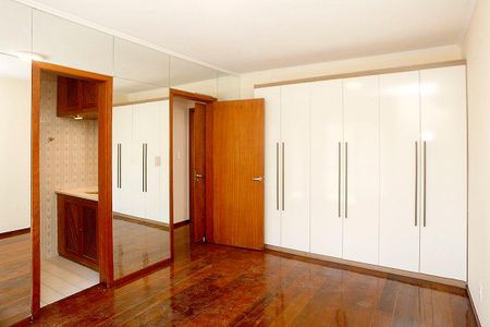 Apartamento à venda com 248m², 3 quartos e 2 vagasSuíte