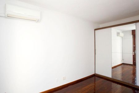 Apartamento à venda com 248m², 3 quartos e 2 vagasQuarto 1