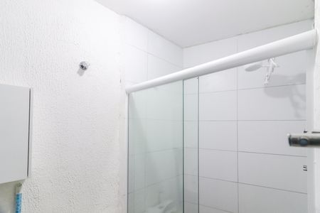 Banheiro de apartamento para alugar com 1 quarto, 24m² em Jardim Ester, São Paulo