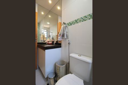 Apartamento à venda com 74m², 2 quartos e 2 vagasBanheiro Social