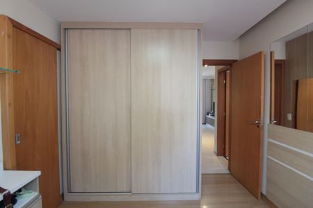 Apartamento à venda com 74m², 2 quartos e 2 vagasSuíte