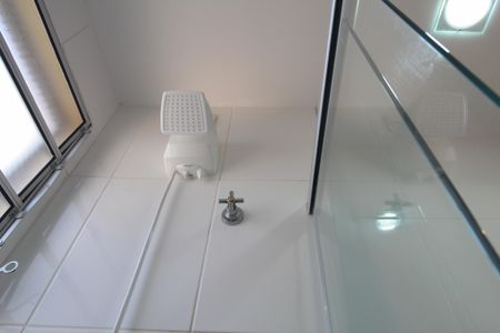 Apartamento à venda com 74m², 2 quartos e 2 vagasBanheiro da Suíte