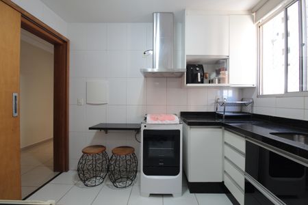 Apartamento à venda com 74m², 2 quartos e 2 vagasCozinha