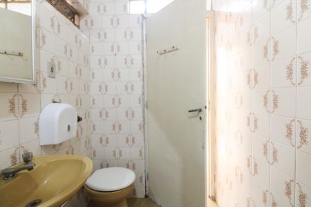 Casa à venda com 360m², 3 quartos e 3 vagasBanheiro da Edícula