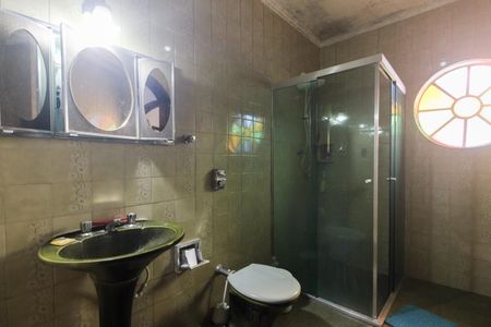 Casa à venda com 360m², 3 quartos e 3 vagasBanheiro da Suíte