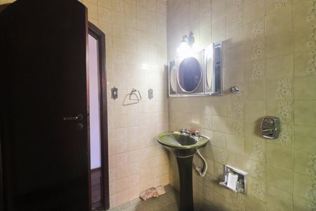 Casa à venda com 360m², 3 quartos e 3 vagasBanheiro da Suíte