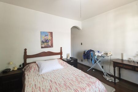 Casa à venda com 360m², 3 quartos e 3 vagasSuíte