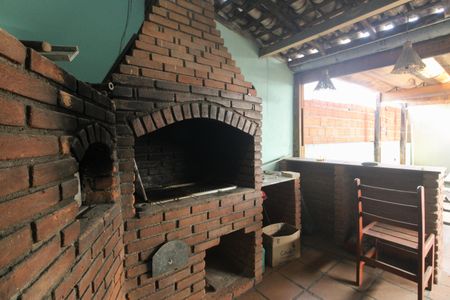 Casa à venda com 360m², 3 quartos e 3 vagasÁrea comum - Churrasqueira