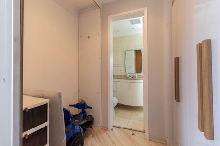 Apartamento à venda com 92m², 3 quartos e 2 vagas Apartamento à venda com 92m², 3 quartos e 2 vagasCloset da Suíte