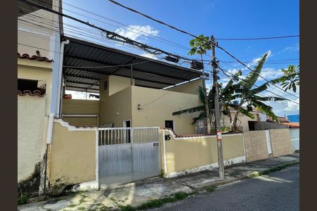 Casa à venda com 140m², 2 quartos e 1 vaga Casa à venda com 140m², 2 quartos e 1 vagaFachada