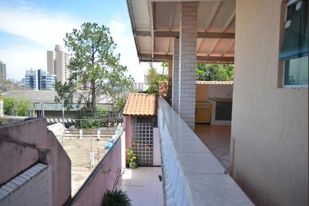 Casa à venda com 270m², 2 quartos e 3 vagasQuintal