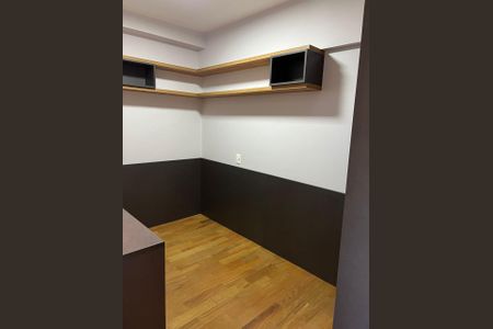 Apartamento à venda com 128m², 4 quartos e 2 vagas Apartamento à venda com 128m², 4 quartos e 2 vagasEscritório