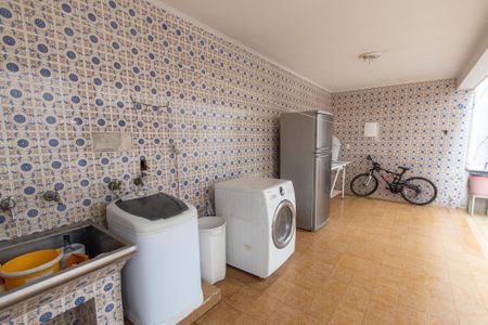 Casa à venda com 259m², 3 quartos e 3 vagas Casa à venda com 259m², 3 quartos e 3 vagasÁrea de Serviço