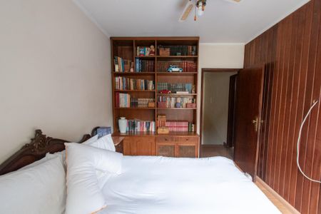 Casa à venda com 259m², 3 quartos e 3 vagas Casa à venda com 259m², 3 quartos e 3 vagasQuarto