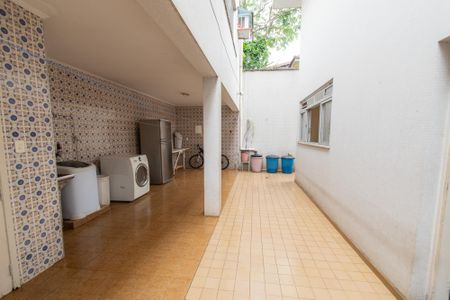 Casa à venda com 259m², 3 quartos e 3 vagas Casa à venda com 259m², 3 quartos e 3 vagasÁrea de Serviço