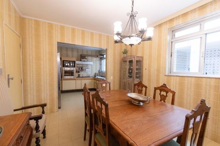 Casa à venda com 259m², 3 quartos e 3 vagas Casa à venda com 259m², 3 quartos e 3 vagasCopa