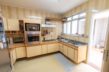 Casa à venda com 259m², 3 quartos e 3 vagas Casa à venda com 259m², 3 quartos e 3 vagasCozinha