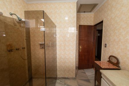 Casa à venda com 259m², 3 quartos e 3 vagas Casa à venda com 259m², 3 quartos e 3 vagasBanheiro da suíte 2