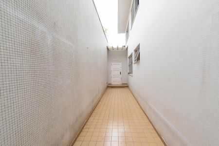 Casa à venda com 259m², 3 quartos e 3 vagas Casa à venda com 259m², 3 quartos e 3 vagasCorredor