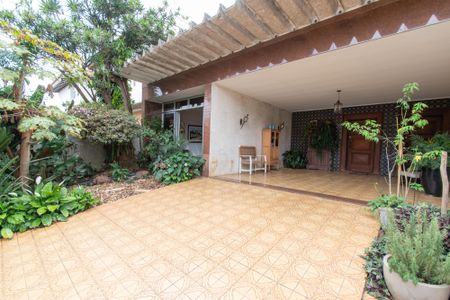 Casa à venda com 259m², 3 quartos e 3 vagas Casa à venda com 259m², 3 quartos e 3 vagasGaragem