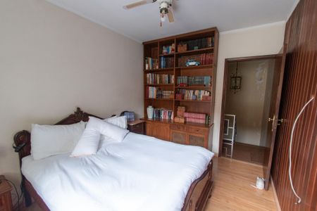 Casa à venda com 259m², 3 quartos e 3 vagas Casa à venda com 259m², 3 quartos e 3 vagasQuarto