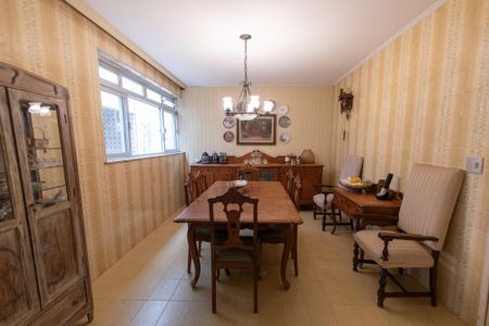 Casa à venda com 259m², 3 quartos e 3 vagas Casa à venda com 259m², 3 quartos e 3 vagasCopa