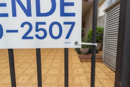Casa à venda com 259m², 3 quartos e 3 vagas Casa à venda com 259m², 3 quartos e 3 vagasPlaca