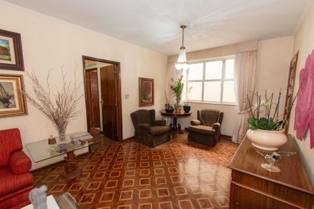 Casa à venda com 259m², 3 quartos e 3 vagas Casa à venda com 259m², 3 quartos e 3 vagasSala