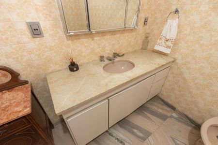 Casa à venda com 259m², 3 quartos e 3 vagas Casa à venda com 259m², 3 quartos e 3 vagasBanheiro da suíte 2