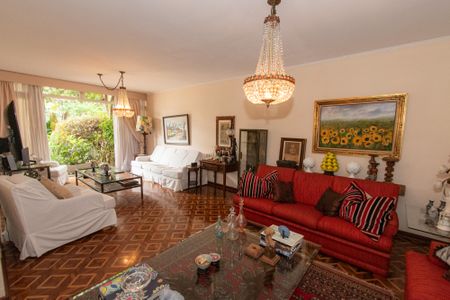 Casa à venda com 259m², 3 quartos e 3 vagas Casa à venda com 259m², 3 quartos e 3 vagasSala