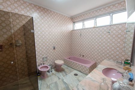 Casa à venda com 259m², 3 quartos e 3 vagas Casa à venda com 259m², 3 quartos e 3 vagasBanheiro da suíte 1