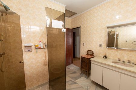 Casa à venda com 259m², 3 quartos e 3 vagas Casa à venda com 259m², 3 quartos e 3 vagasBanheiro da suíte 2