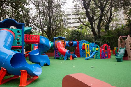 Apartamento à venda com 153m², 4 quartos e 2 vagas Apartamento à venda com 153m², 4 quartos e 2 vagasÁrea comum - Playground