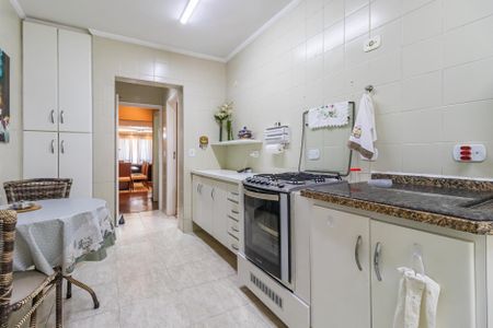 Apartamento à venda com 143m², 3 quartos e 2 vagas Apartamento à venda com 143m², 3 quartos e 2 vagasCozinha