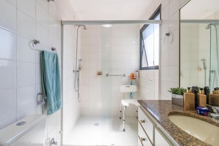 Apartamento à venda com 143m², 3 quartos e 2 vagas Apartamento à venda com 143m², 3 quartos e 2 vagasBanheiro da Suíte