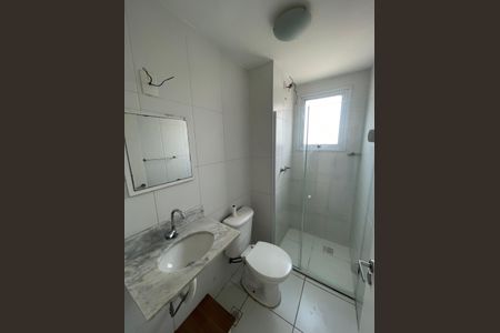 Banheiro de apartamento à venda com 2 quartos, 53m² em Jardim do Lago, São Paulo