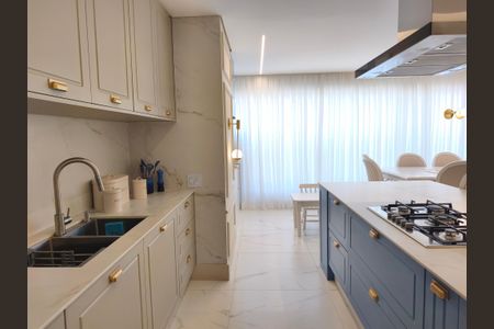 Apartamento à venda com 123m², 3 quartos e 2 vagas Apartamento à venda com 123m², 3 quartos e 2 vagasCozinha