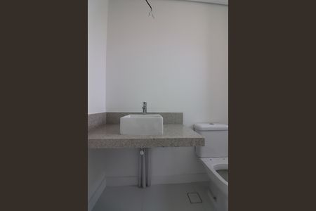 Apartamento à venda com 137m², 3 quartos e 3 vagasBanheiro da Suíte 2